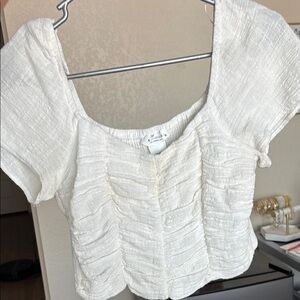 Amour Vert Women's Cream Top